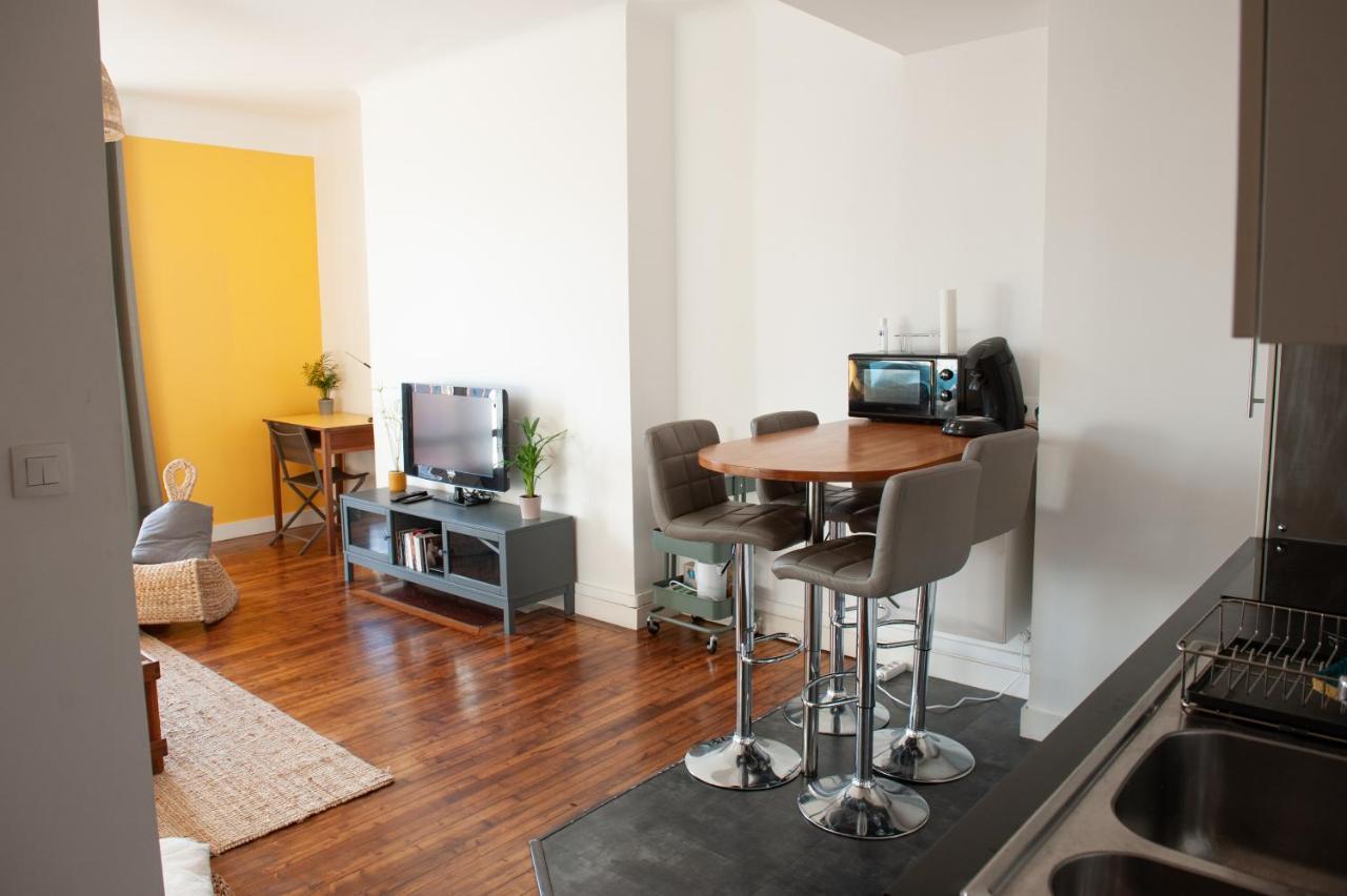 Spacieux Avec Balcon Et Parking Apartment